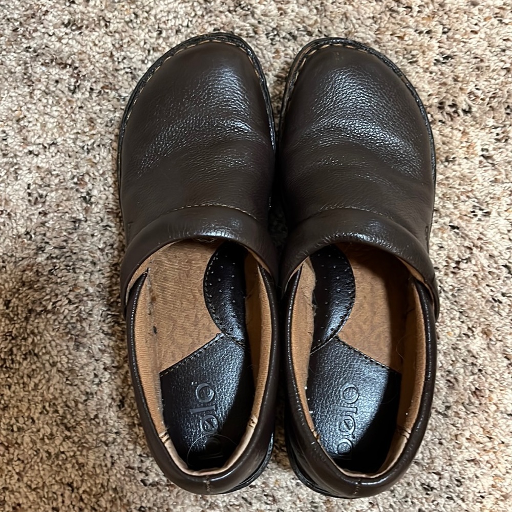 Bolo shoes, like new. Wish I could still fit them, but my feet swell. 😔